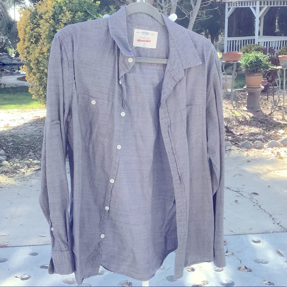 Men’s casual button down shirt